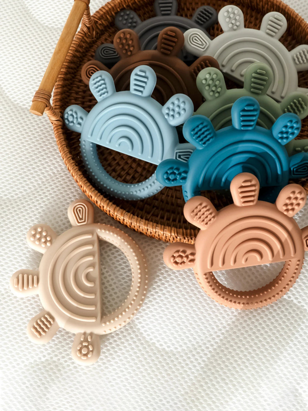 1PC Baby Silicone Teether Toys Cartoon Sun Shape Teethers for Baby Chewing Training Baby Toys Nursing Baby Accessories